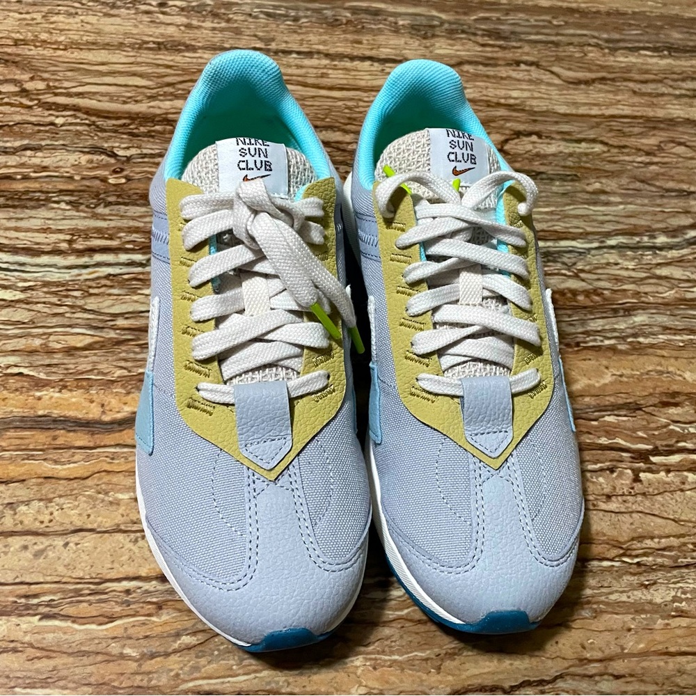 Nike - Picture 9 of 9